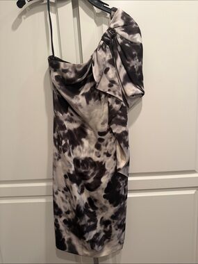Anne Klein One-Shoulder Bow Dress in Black and Cream Tie-Dye